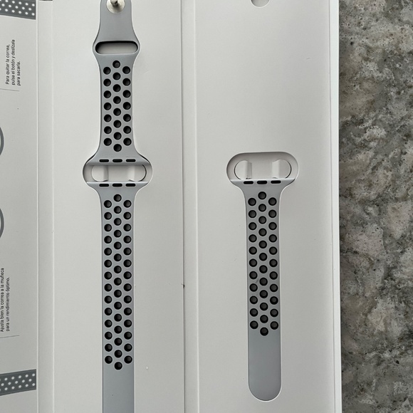 Apple Watch  Nike Sport Band - 44MM - Picture 2 of 4